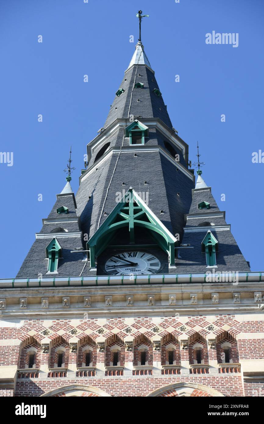 La basilique Sainte-Maxellende de Caudry est une basilique catholique, située à Caudry, dans le département du Nord, dans la région hauts-de-France. Banque D'Images