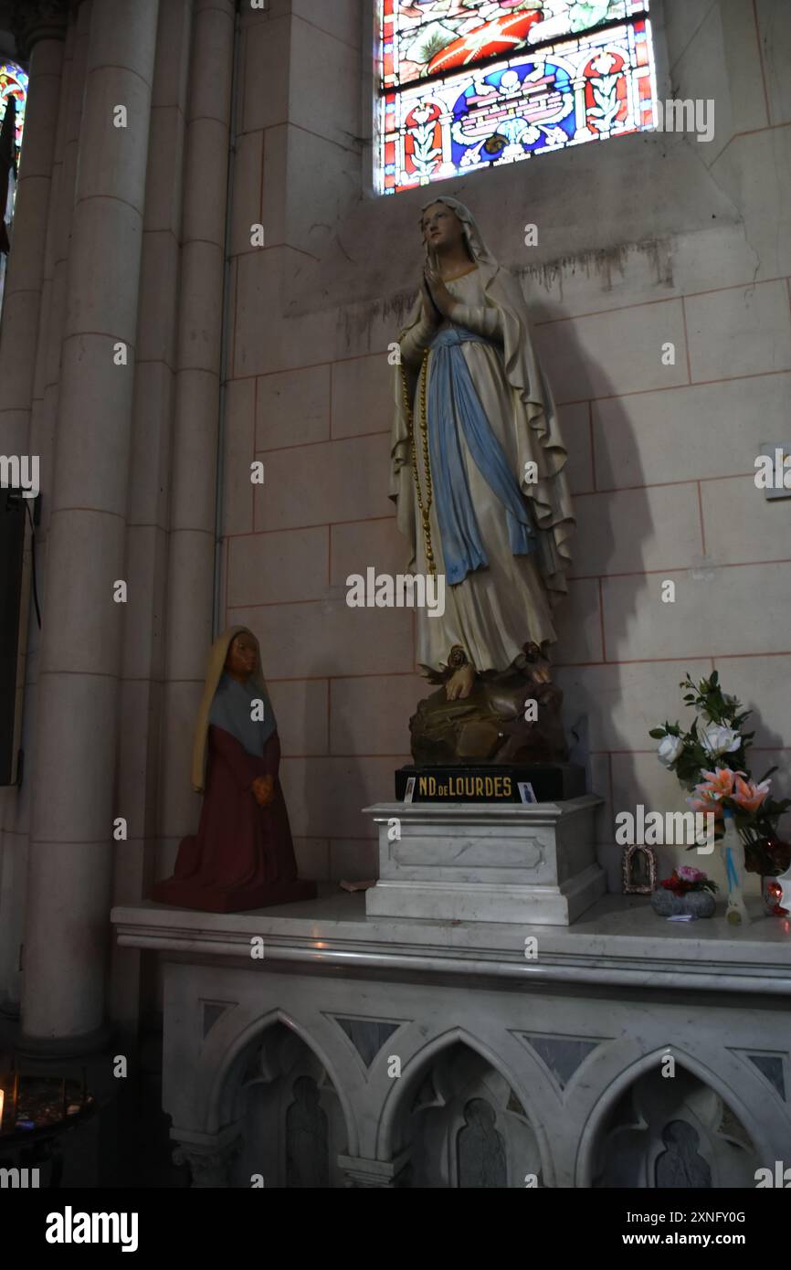 La basilique Sainte-Maxellende de Caudry est une basilique catholique, située à Caudry, dans le département du Nord, dans la région hauts-de-France. Banque D'Images