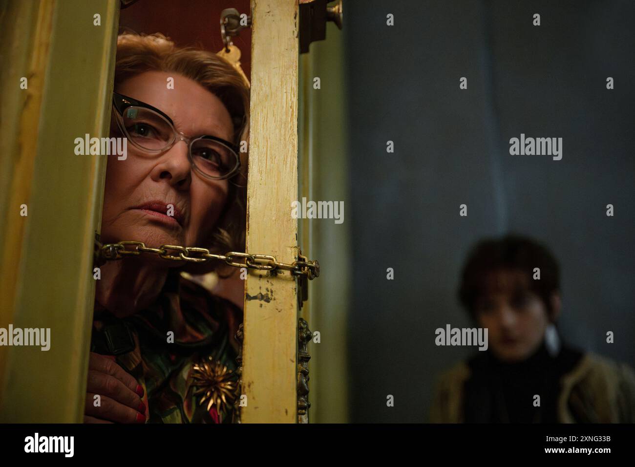 Appartement 7A Julia Garner & Dianne Wiest Banque D'Images