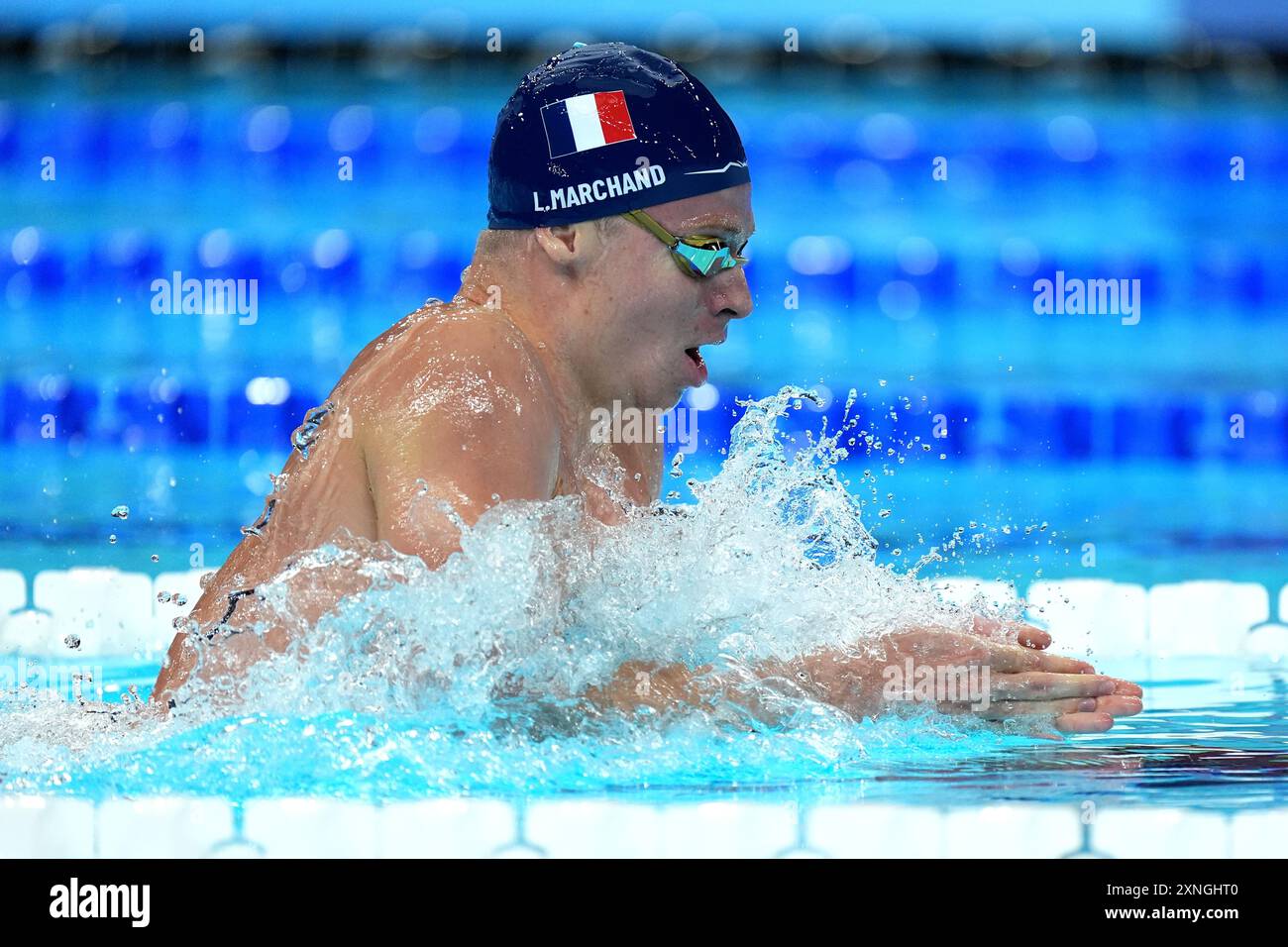 Le Français Léon Marchand en action lors de la finale du 200 m brasse