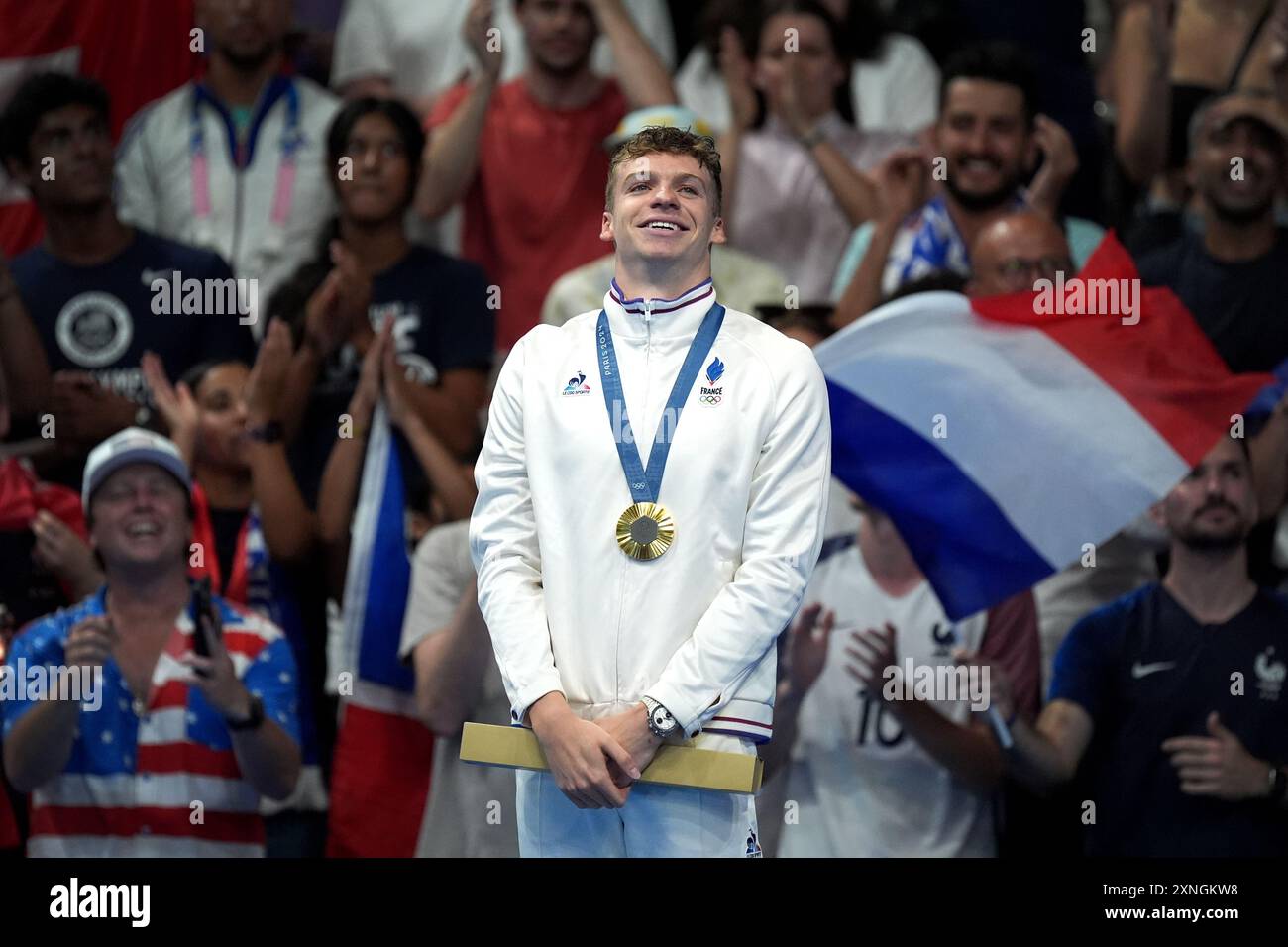 Le Français Leon Marchand après avoir remporté la finale masculine du