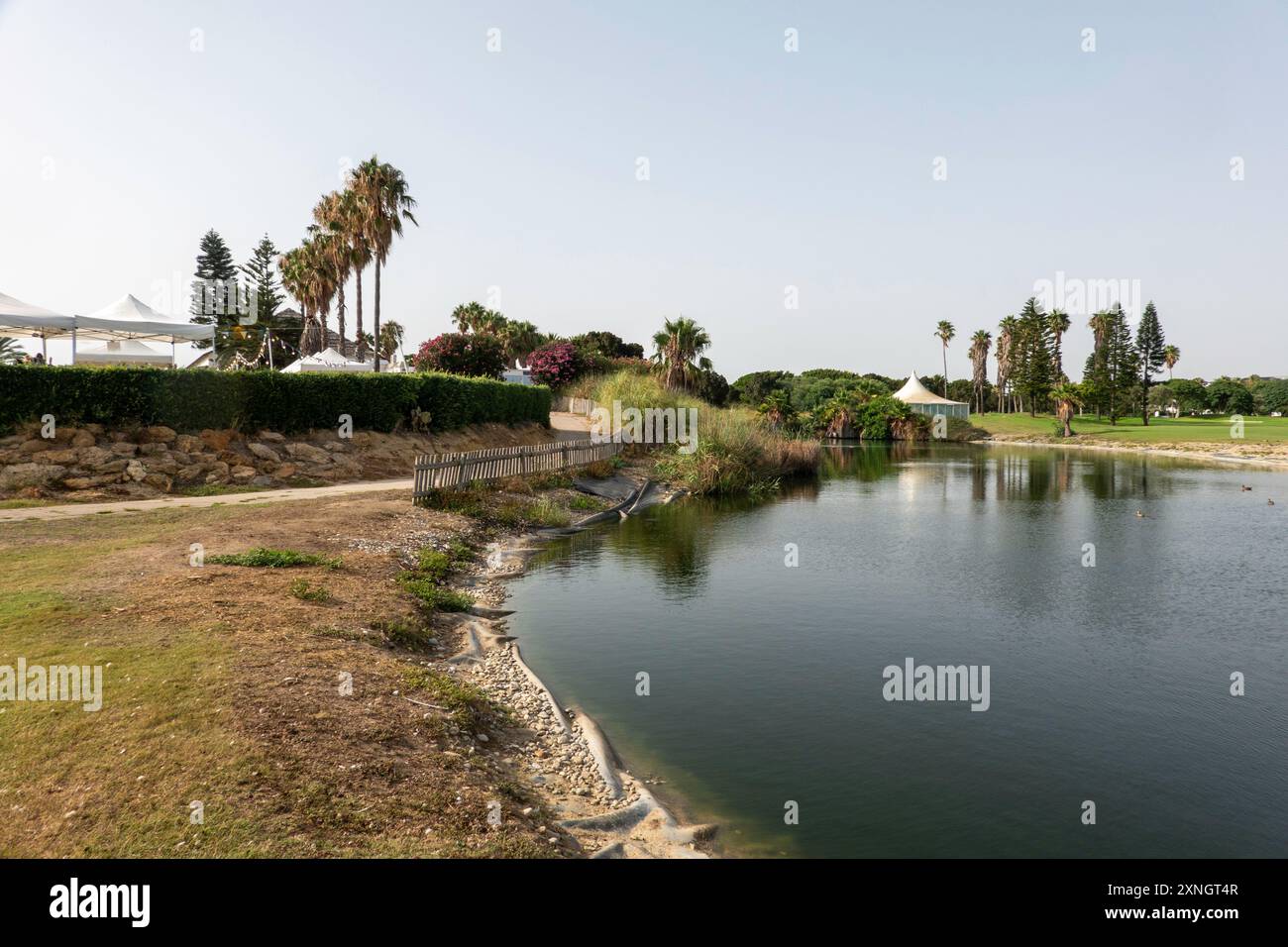 Paysage magnifique avec un lac à Costa Ballena, Rota, Espagne Banque D'Images