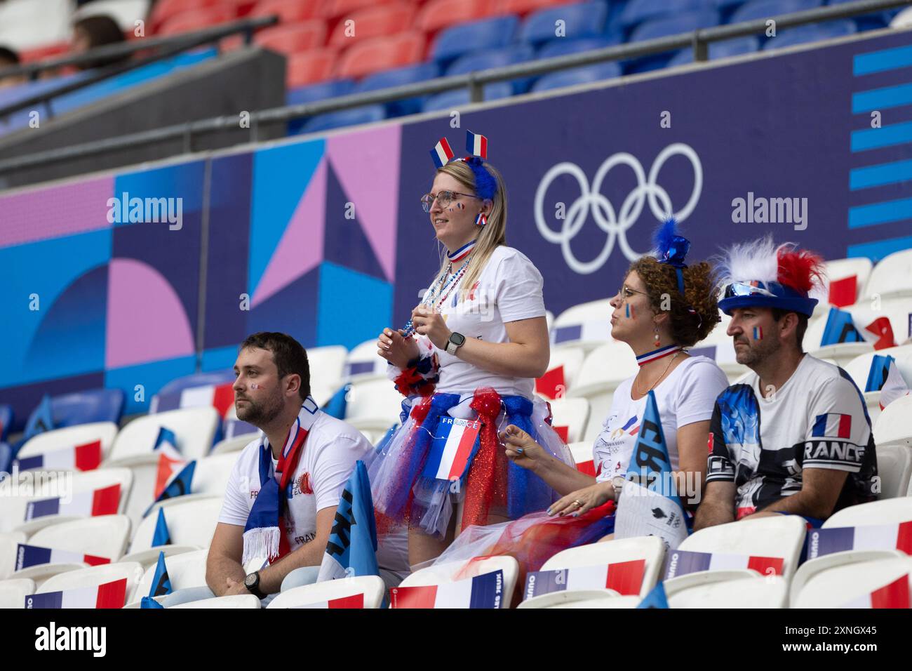 Lyon, France. 31 juillet 2024. Lyon, France, 31 juillet 2024 : des supporters de la France sont vus avant les Jeux Olympiques Paris 2024 Women Group Un match de football entre la Nouvelle-Zélande et la France au stade de Lyon à Lyon, France. (ANE Frosaker/SPP) crédit : SPP Sport Press photo. /Alamy Live News Banque D'Images