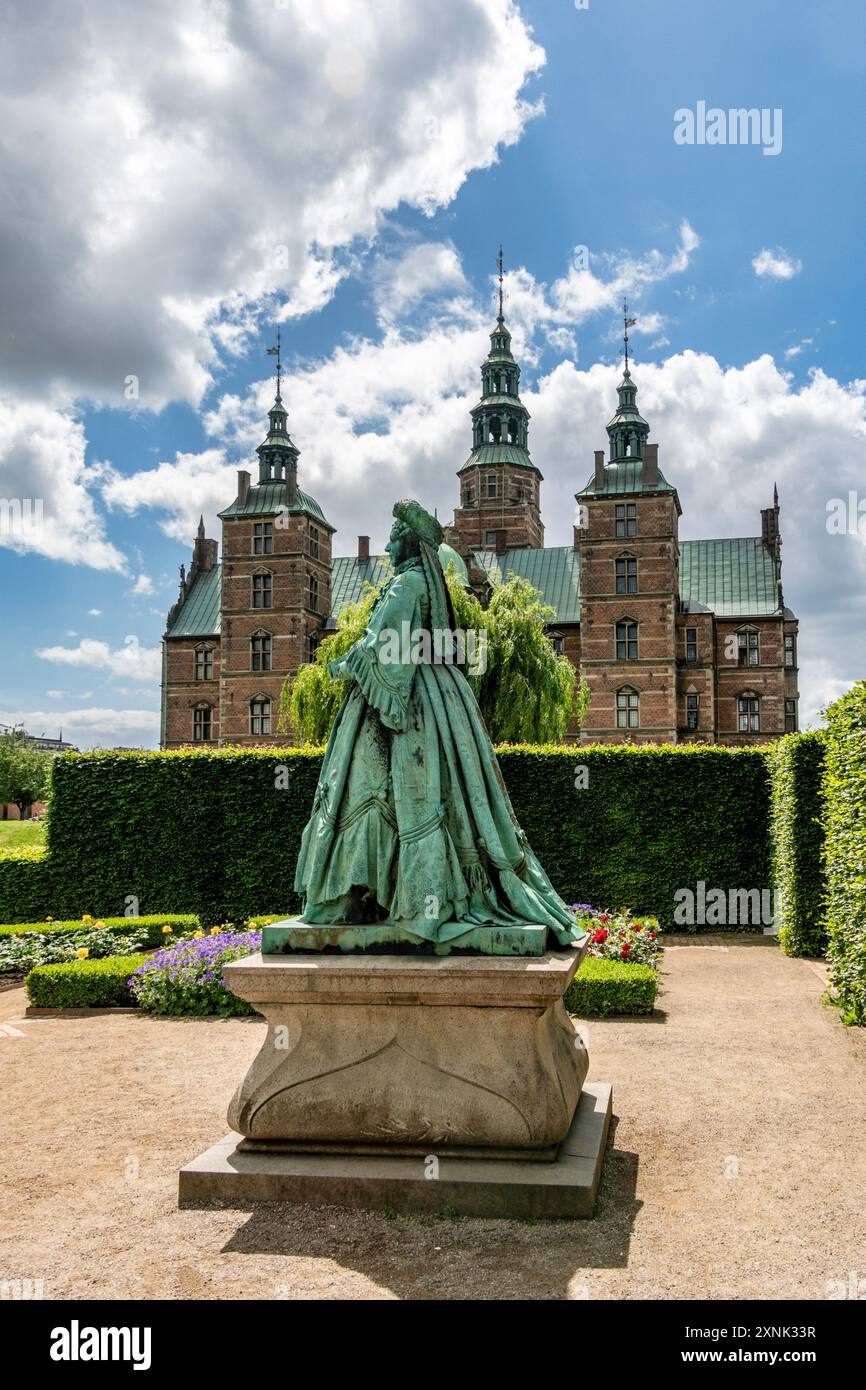 Königlicher Garten Rosenborg, Kongens Have, Statue der Königin Caroline Amalie Augustenburg. Schloss Rosenborg, Kopenhagen, Dänemark Banque D'Images