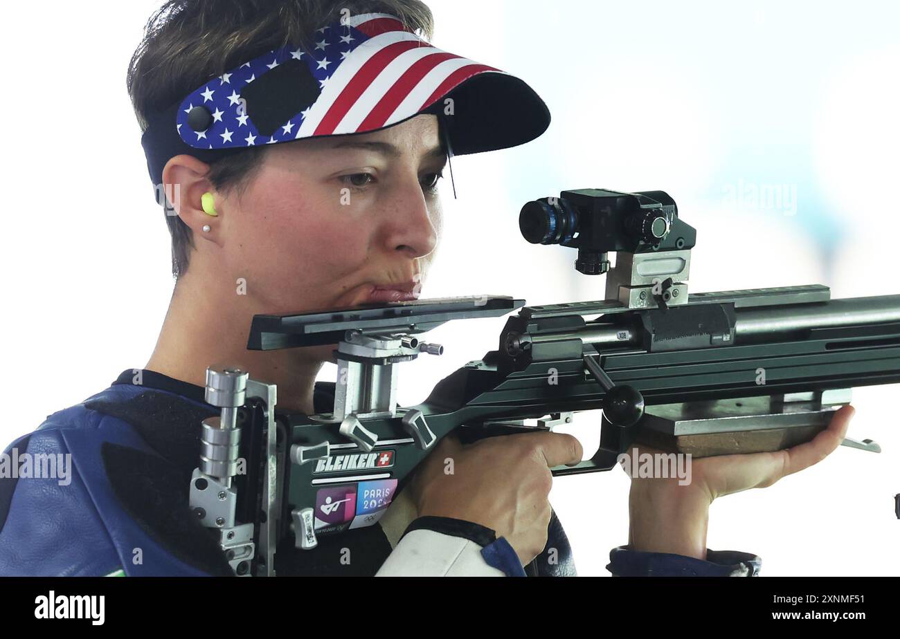 Chateauroux, France. 1er août 2024. Sagen Maddalena, des États-Unis, participe au 50 m de fusil 3 positions de qualification féminine de tir aux Jeux Olympiques de Paris 2024 à Châteauroux, France, le 1er août 2024. Crédit : Zhang Fan/Xinhua/Alamy Live News Banque D'Images