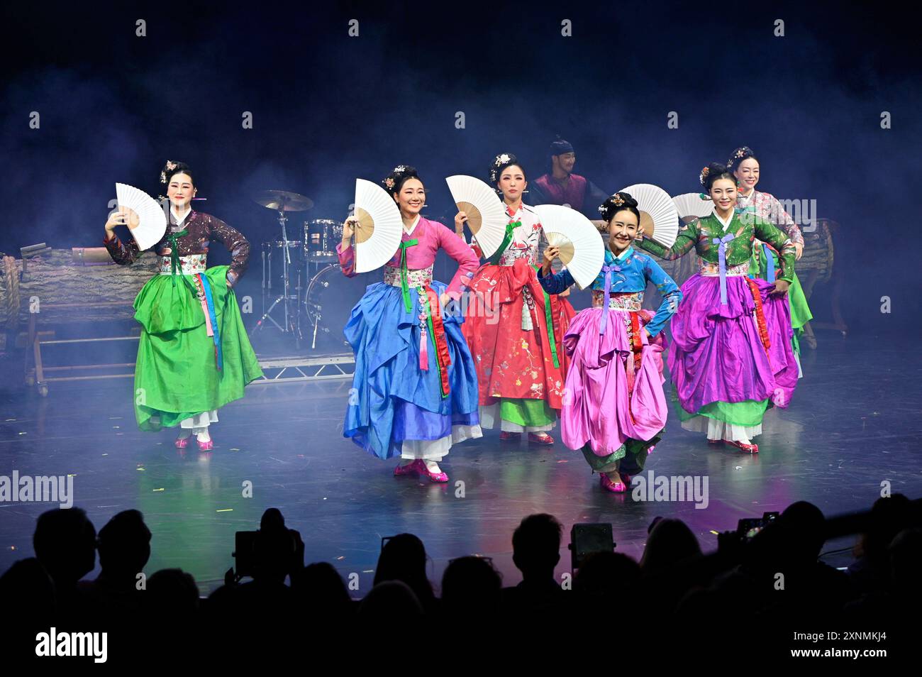 Édimbourg, Écosse, Royaume-Uni. 31 juillet 2024. Edinburgh Fringe : le lancement du Gala de l'Assemblée célèbre l'ouverture du programme 2024 de plus de 190 spectacles. Il met en évidence certaines des plus grandes et meilleures productions, un must pour tous ceux qui veulent obtenir une saveur de ce qui est à venir. ARI : L'esprit de la Corée, la danse, le théâtre physique et la musique traditionnelle. Crédit : Craig Brown/Alamy Live News Banque D'Images