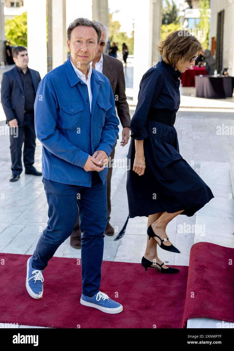 Athènes, Griechenland. 01 août 2024. ATHÈNES, Grèce 0108-2024 Stéphane Berne, journaliste spécialiste de la noblesse et de la royauté funéraire du prince Michel de Grèce et du Danemark à l'église Saint Théodore, premier cimetière d'Athènes crédit : Albert Nieboer pays-Bas OUT point de vue OUT/dpa/Alamy Live News Banque D'Images