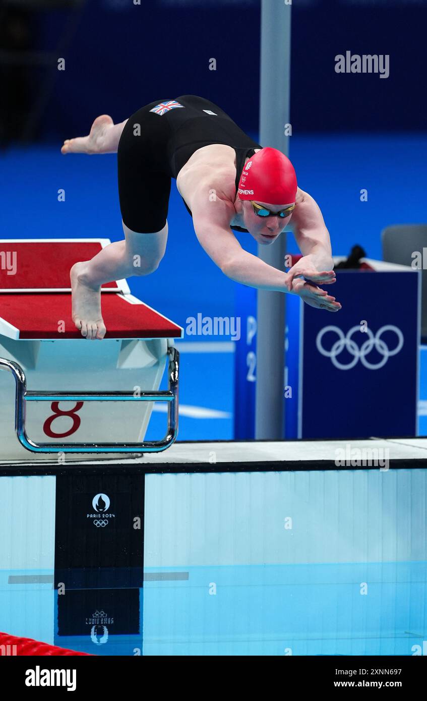 La Grande-Bretagne Laura Stephens en action lors de la finale féminine du 200 m papillon à la Défense Arena de Paris, le sixième jour des Jeux Olympiques de Paris 2024 en France. Date de la photo : jeudi 1er août 2024. Banque D'Images