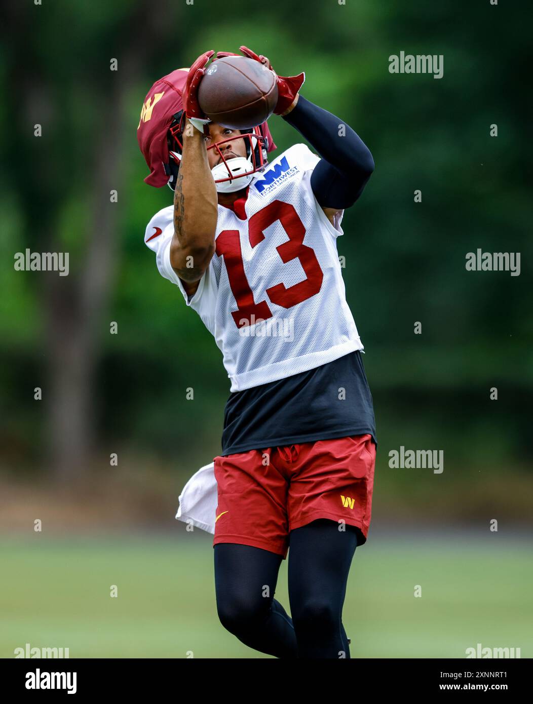 Damiere Byrd (13 ans), receveur large des commandants de Washington, lors de la pratique au centre de formation OrthoVirginia au Commanders Park à Ashburn, en Virginie, le 28 2024 juillet (Alyssa Howell/image of Sport) Banque D'Images