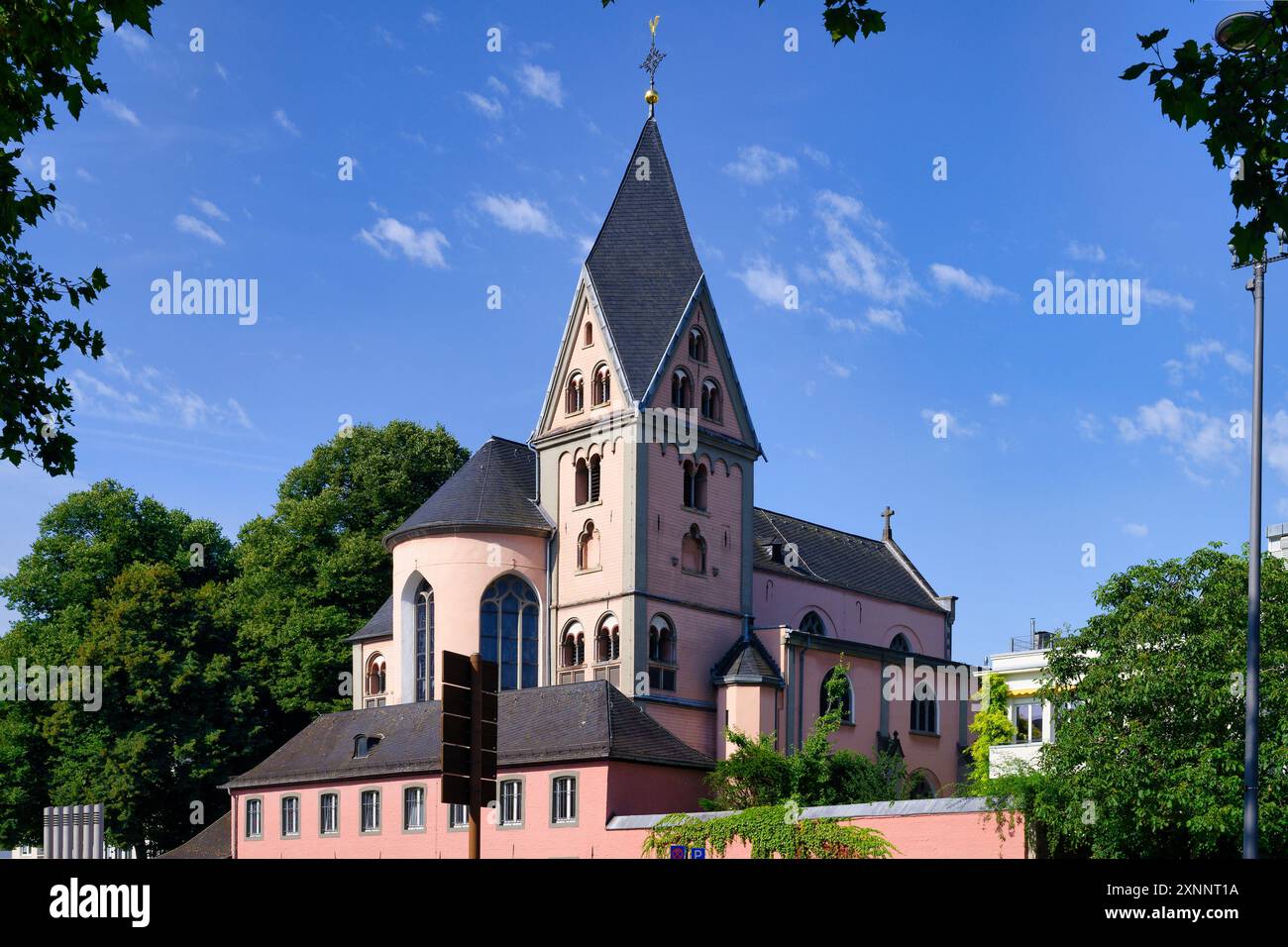 La basilique romane de préparation Maria à Lyskirchen sur les rives du Rhin à Cologne Banque D'Images