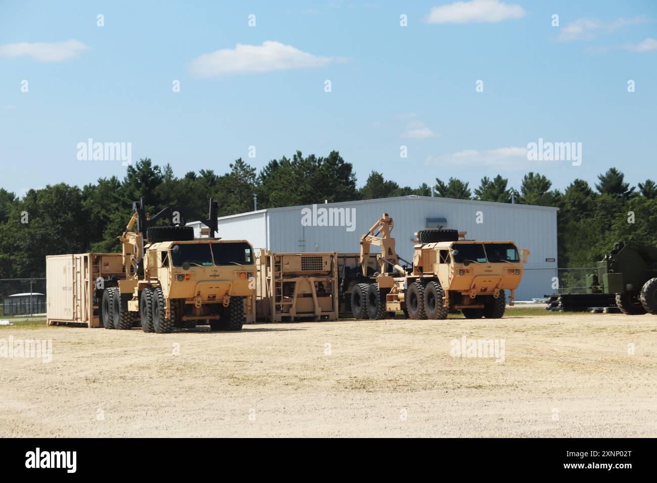 Les opérations d’entraînement pour l’exercice guerrier de la 87e Division d’entraînement (WAREX) 87-24-02 sont présentées à Fort McCoy, Wisconsin, le 25 juillet 2024. Pendant le WAREX, des centaines de soldats de la réserve de l’Armée suivent une formation sur les tâches des guerriers, les opérations de convoi, la formation aux armes, et plus encore. La devise de Fort McCoy est d’être « le Centre d’entraînement de la Force totale ». Le poste soutient la réserve de l’Armée, la Garde nationale, le service actif et d’autres militaires de tous les services. (Photo de l'armée américaine par Scott Sturkol, Bureau des affaires publiques de Fort McCoy) Banque D'Images