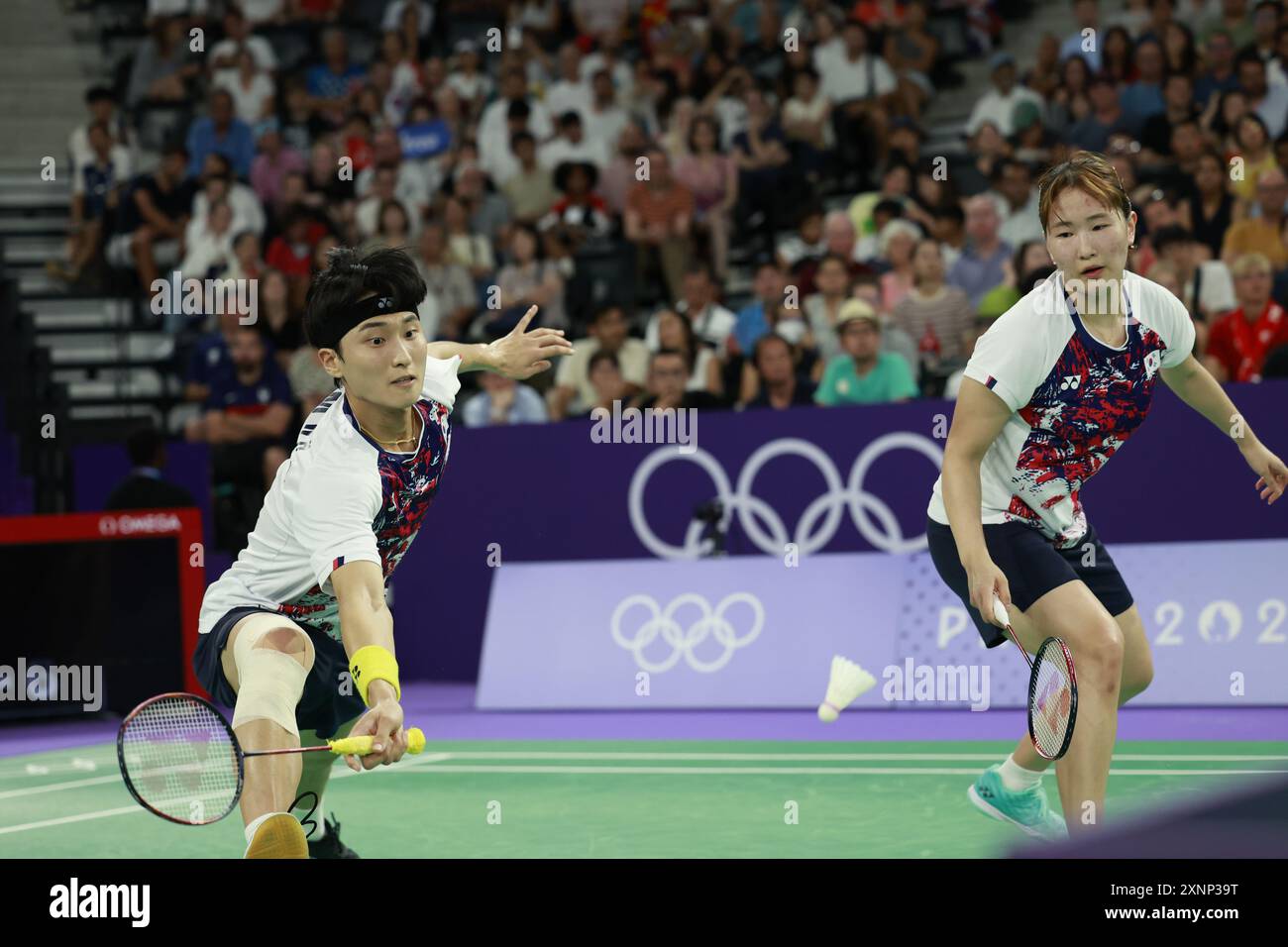 Paris, France. 1er août 2024. Kim Won Ho/Jeong Na Eun (R) de Corée du Sud concourent lors du match de demi-finale de badminton en double mixte contre Seo Seung Jae/Chae Yu Jung de Corée du Sud aux Jeux Olympiques de Paris 2024 à Paris, France, le 1er août 2024. Crédit : Ren Zhenglai/Xinhua/Alamy Live News Banque D'Images