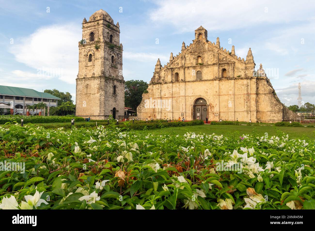 L'église de Paoay, classée au patrimoine mondial de l'UNESCO, est une ancienne église d'Ilocos, aux Philippines Banque D'Images