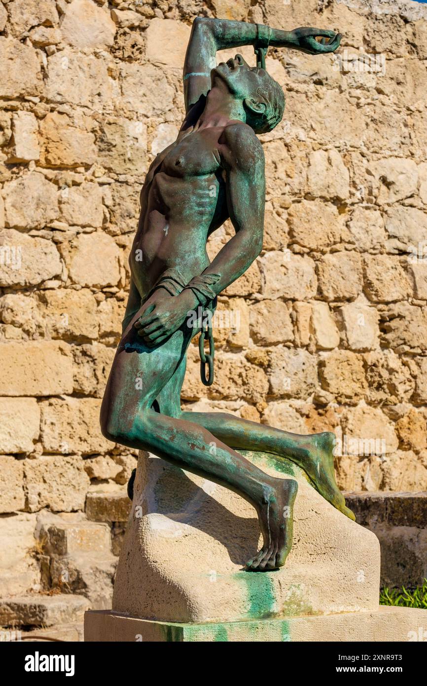 Fidelius, sculpture en bronze dédiée à pasteur, Koch, Finlay et ferran, œuvre de Manuel Ramos González, Illa del Llatzeret, Mahón, Minorque, Espagne Banque D'Images