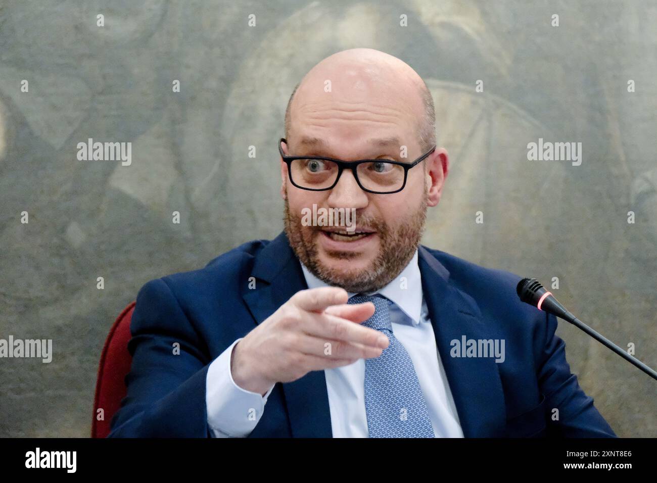 Roma, Italie. 02 août 2024. Il Presidente della Camera dei Deputati Lorenzo Fontana durante l'incontro con la stampa parlamentare, la tradizionale cerimonia estiva del Ventaglio. Camera dei Deputati a Roma, Venerd&#xec ; 02 Agosto 2024 (foto Mauro Scrobogna/LaPresse) le Président de la Chambre des députés Lorenzo Fontana lors de la rencontre avec la presse parlementaire, la traditionnelle cérémonie estivale du Fan. Chambre des députés à Rome, vendredi 02 août 2024. (Photo de Mauro Scrobogna/LaPresse) crédit : LaPresse/Alamy Live News Banque D'Images