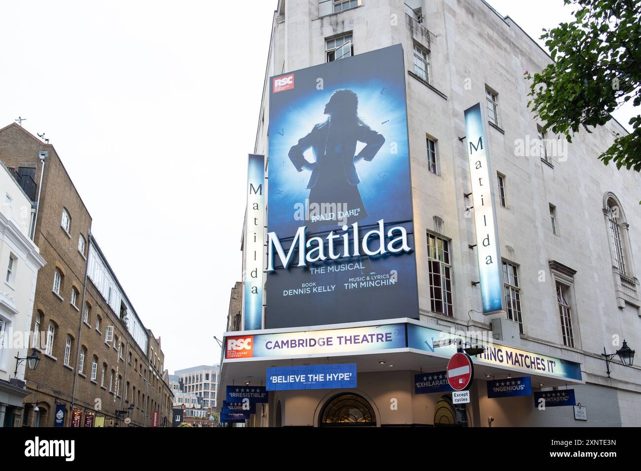 Londres, Royaume-Uni - 25 juillet 2024 : Matilda musical dans le théâtre de Cambridge. Banque D'Images