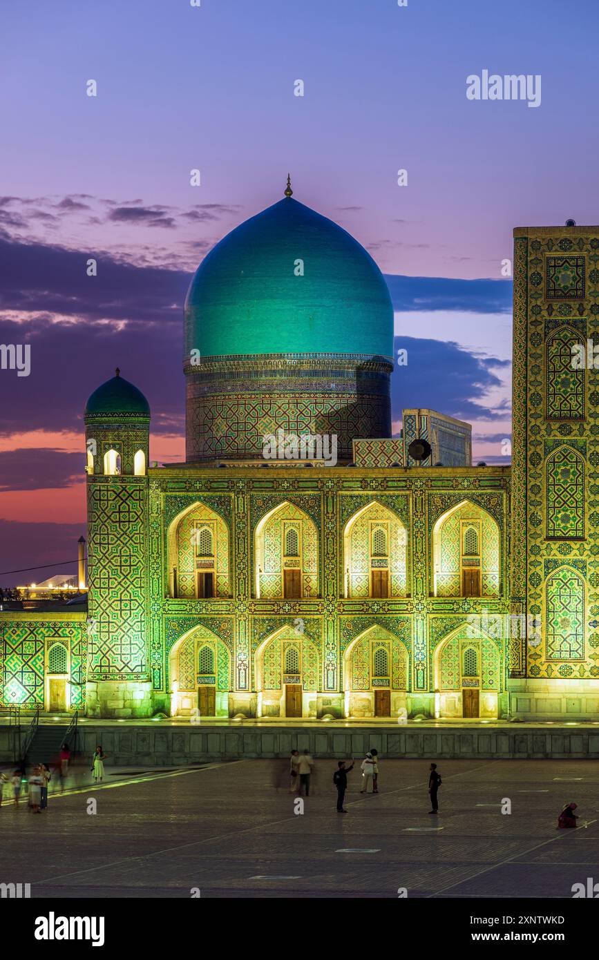 Tilya-Kori Madrasa, Registan, Samarcande, Ouzbékistan Banque D'Images