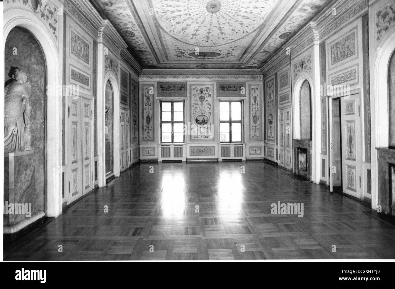 Salle de banquet et salle à manger au Palais Lichtenau à Behlertstraße à Potsdam. Villa. Hall. Bâtiments historiques. Banlieue de Nauen. Photo : MAZ/Archive, 03.01.1997 [traduction automatique] Banque D'Images