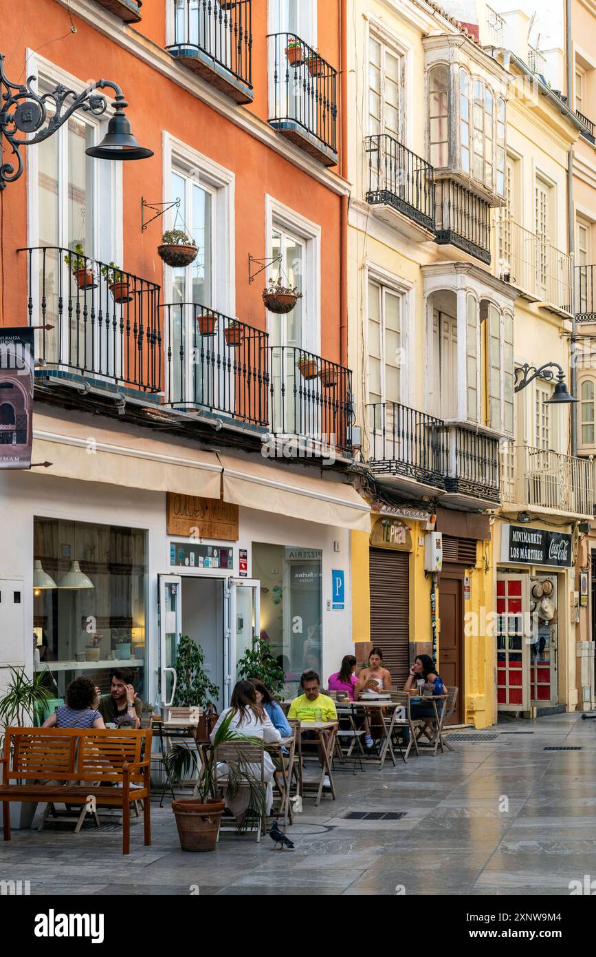 Coin de rue pittoresque dans la vieille ville, Malaga, Andalousie, Espagne Banque D'Images
