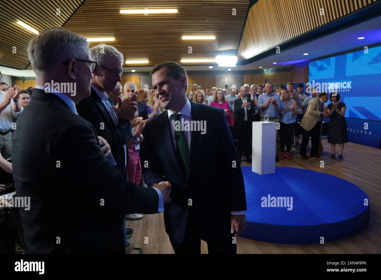 Robert Jenrichk, le dirigeant conservateur, espère lors du lancement de sa campagne à la direction du Parti conservateur au YMCA Community and Activity Village, à Newark, dans le Nottinghamshire. Six candidats se battent pour remplacer Rishi Sunak alors que le Parti conservateur cherche à se reconstruire après ses pires résultats aux élections générales. Date de la photo : vendredi 2 août 2024. Banque D'Images