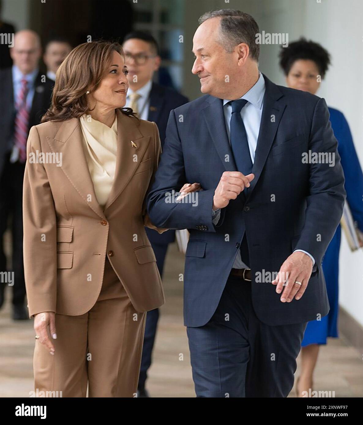 KAMALA HARRIS, vice-présidente américaine avec son mari Doug Emhoff à la Maison Blanche le 9 mai 2024 Banque D'Images
