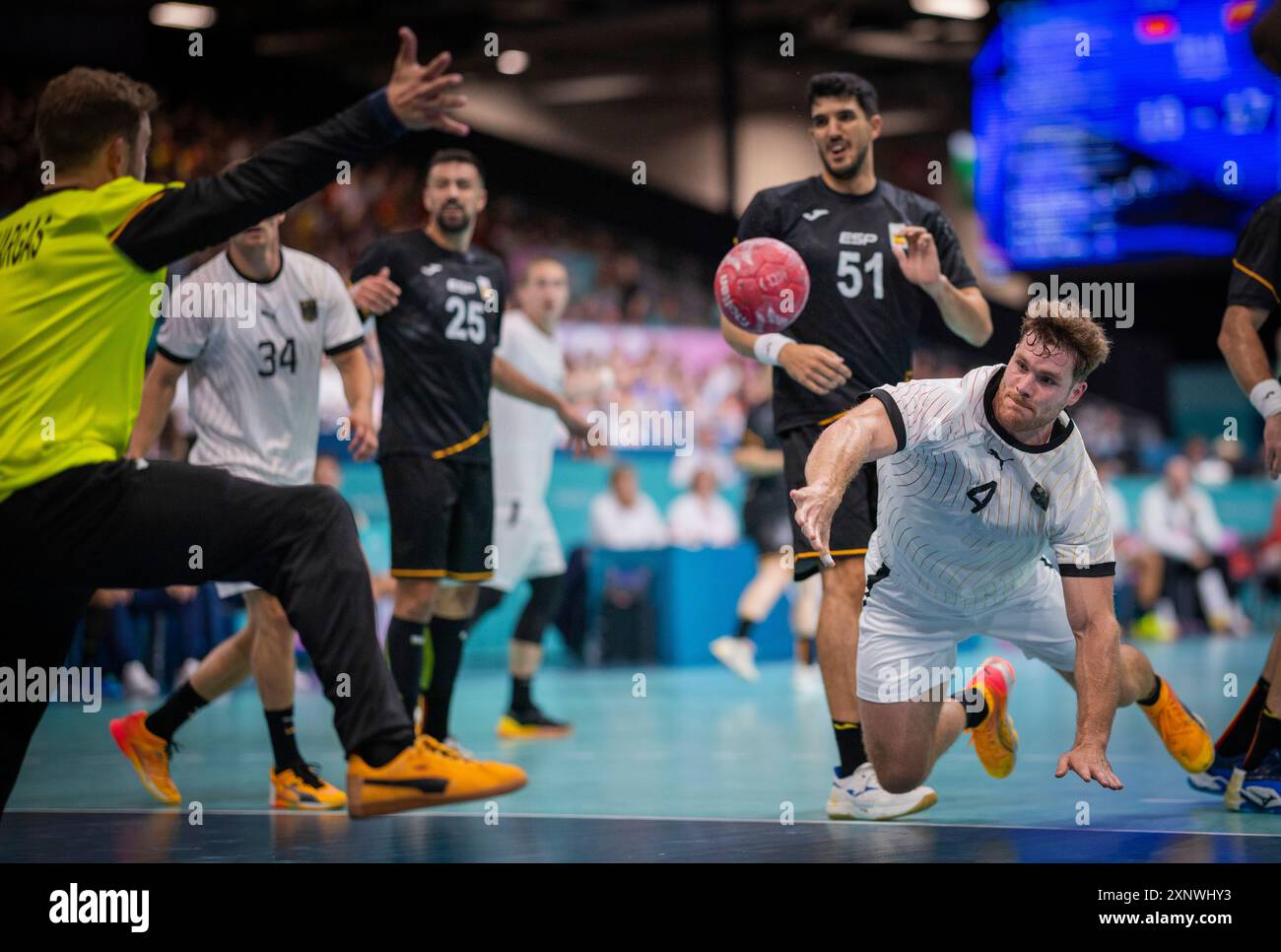 Paris, France. 02 août 2024. Johannes Golla (GER) Paris 2024 Jeux Olympiques Handball Allemagne vs Espagne Olympische Spiele 02.08.2024 crédit : Moritz Muller/Alamy Live News Banque D'Images