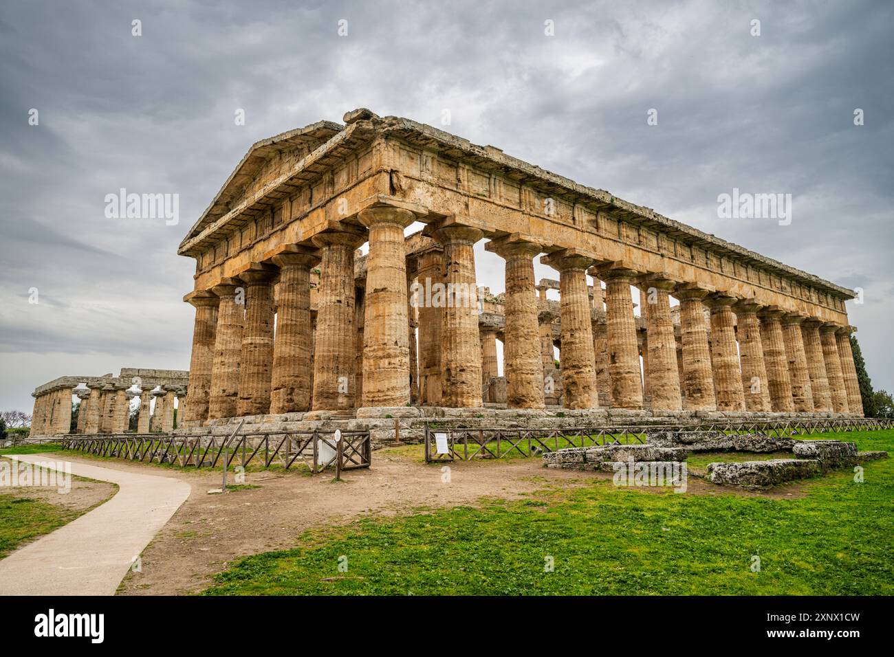 Les temples grecs de Paestum, site du patrimoine mondial de l'UNESCO, Campanie, Italie, Europe Banque D'Images