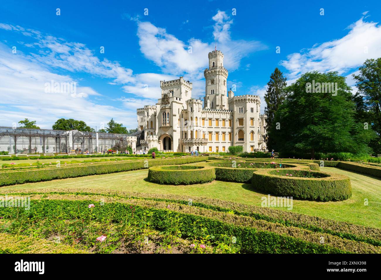 Façade du château d'État de Hluboka et parc, Hluboka nad Vltavou, région de Bohême du Sud, République tchèque (Tchéquie), Europe Banque D'Images