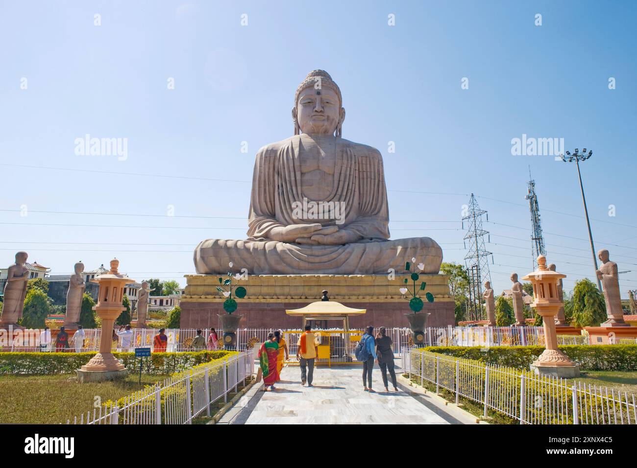 La statue du Grand Bouddha (Daibutsu) de 80 pieds de haut, construite par la secte Daijokyo de Nagoya, Bodh Gaya, Bihar, Inde Banque D'Images