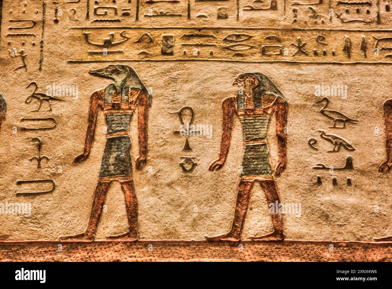 Relief mural des dieux égyptiens, Tombeau de Ramsès III, KV11, Vallée des Rois, Thèbes antiques, site du patrimoine mondial de l'UNESCO, Louxor, Égypte, Afrique du Nord Banque D'Images