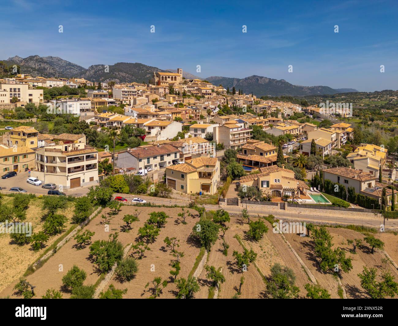 Vue aérienne de l'église Sant Llorenc de Selva, Selva, Majorque, Îles Baléares, Espagne, Méditerranée, Europe Banque D'Images