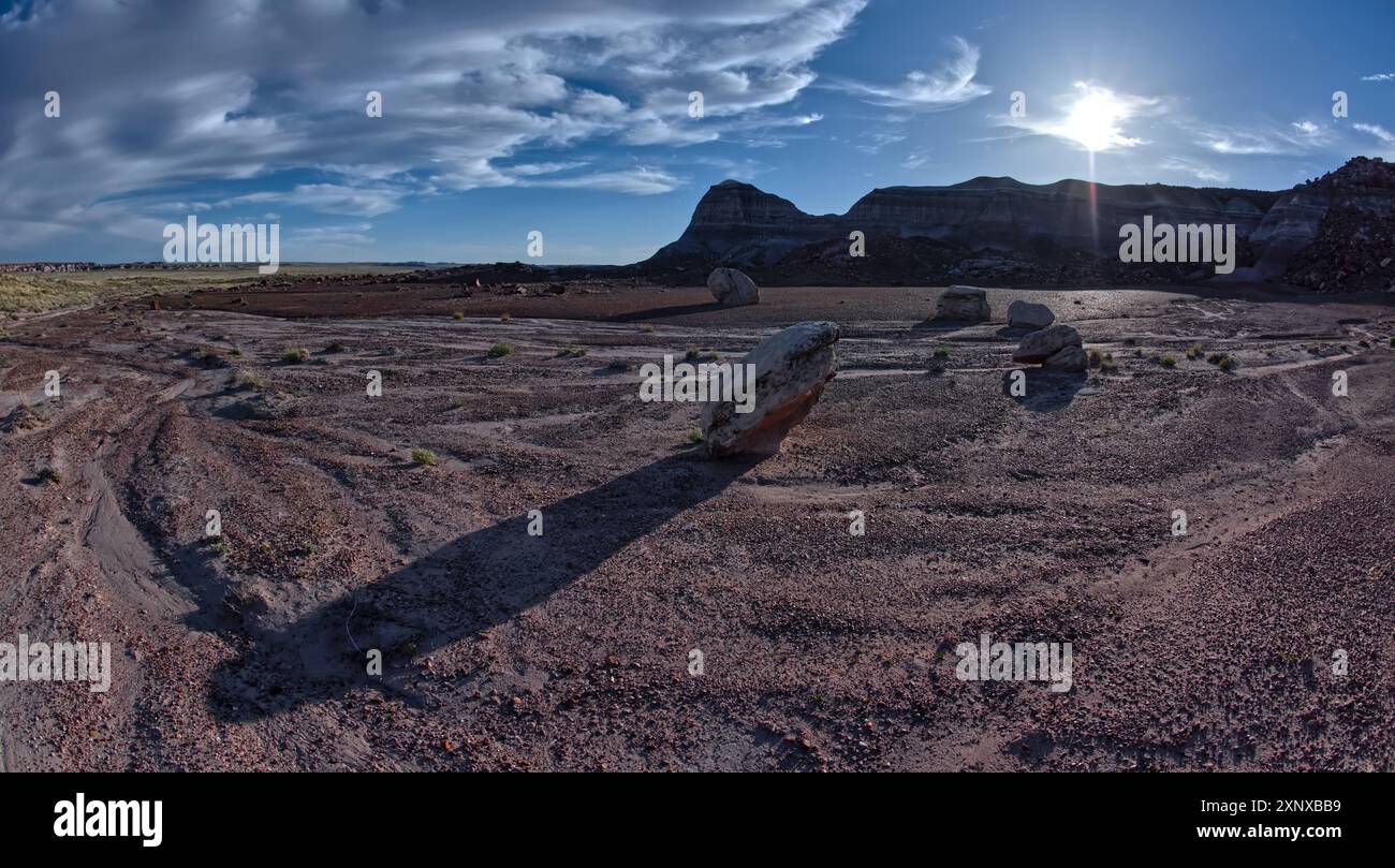 Les falaises est de Blue Mesa près du coucher du soleil, Petrified Forest National Park, Arizona, États-Unis d'Amérique, Amérique du Nord Copyright : StevenxLove 1311 Banque D'Images