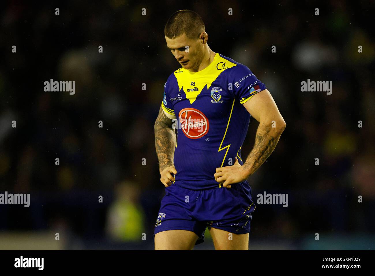 Warrington Wolves John Bateman semble abattu lors du match de Betfred Super League au stade Halliwell Jones de Warrington. Date de la photo : vendredi 2 août 2024. Banque D'Images