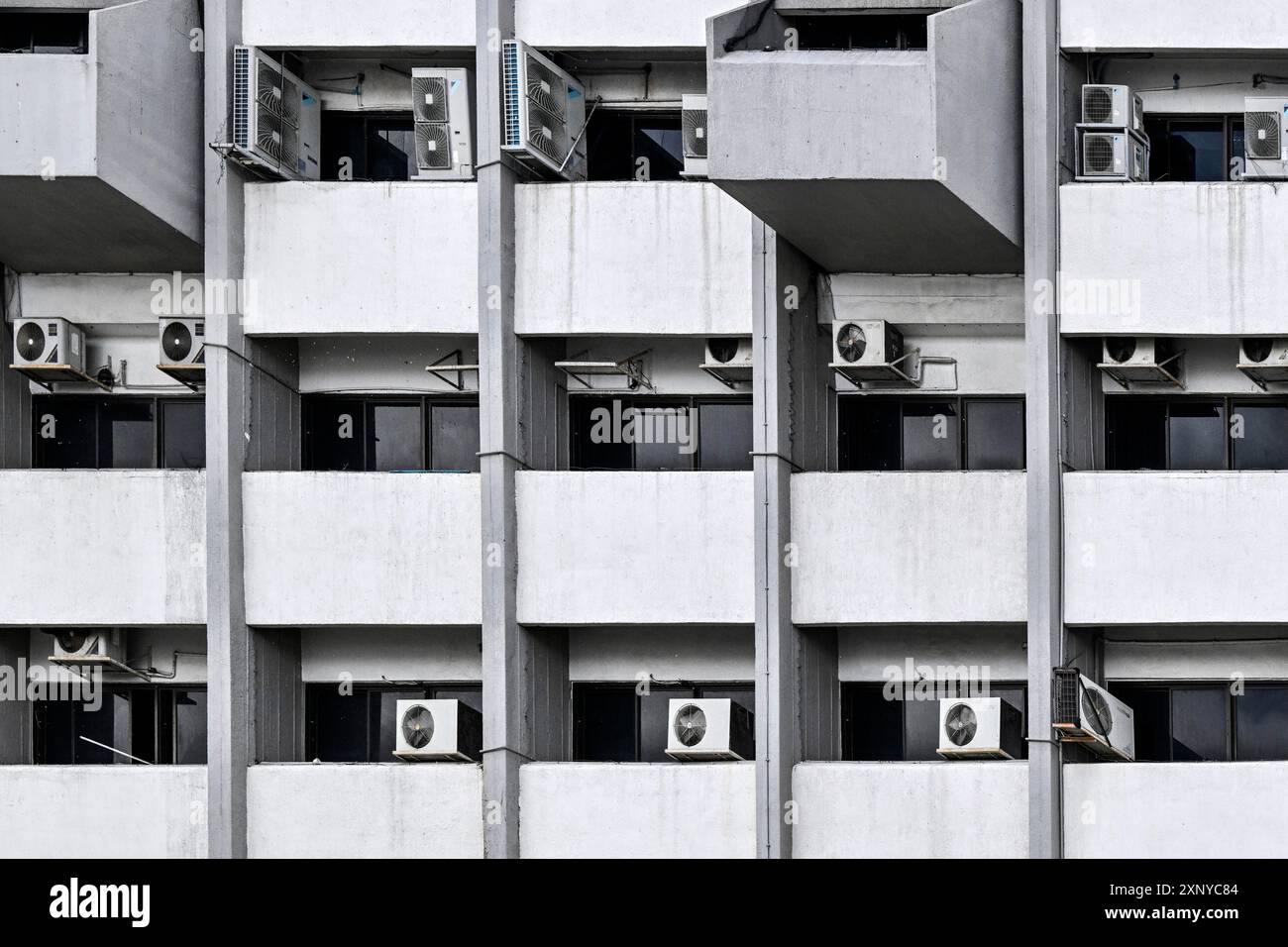 Bloc d'appartements climatiseurs Banque D'Images