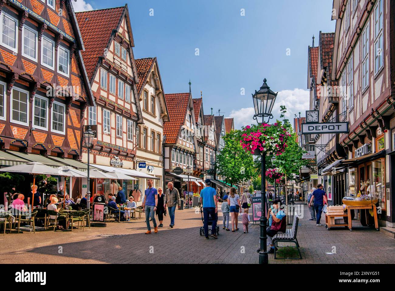 Zoellnerstrasse dans le vieux centre-ville avec des maisons à colombages typiques, celle, Lueneburg Heath, basse-Saxe, Allemagne Banque D'Images