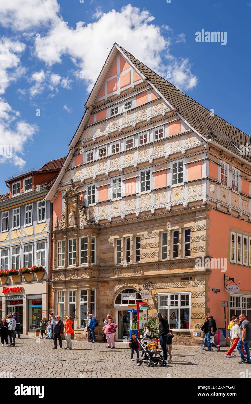 Maison de ville typique Am Markt dans le vieux centre-ville, Hameln, Oberweser, Weser, Weserbergland, route allemande des contes de fées, basse-Saxe, Allemagne Banque D'Images