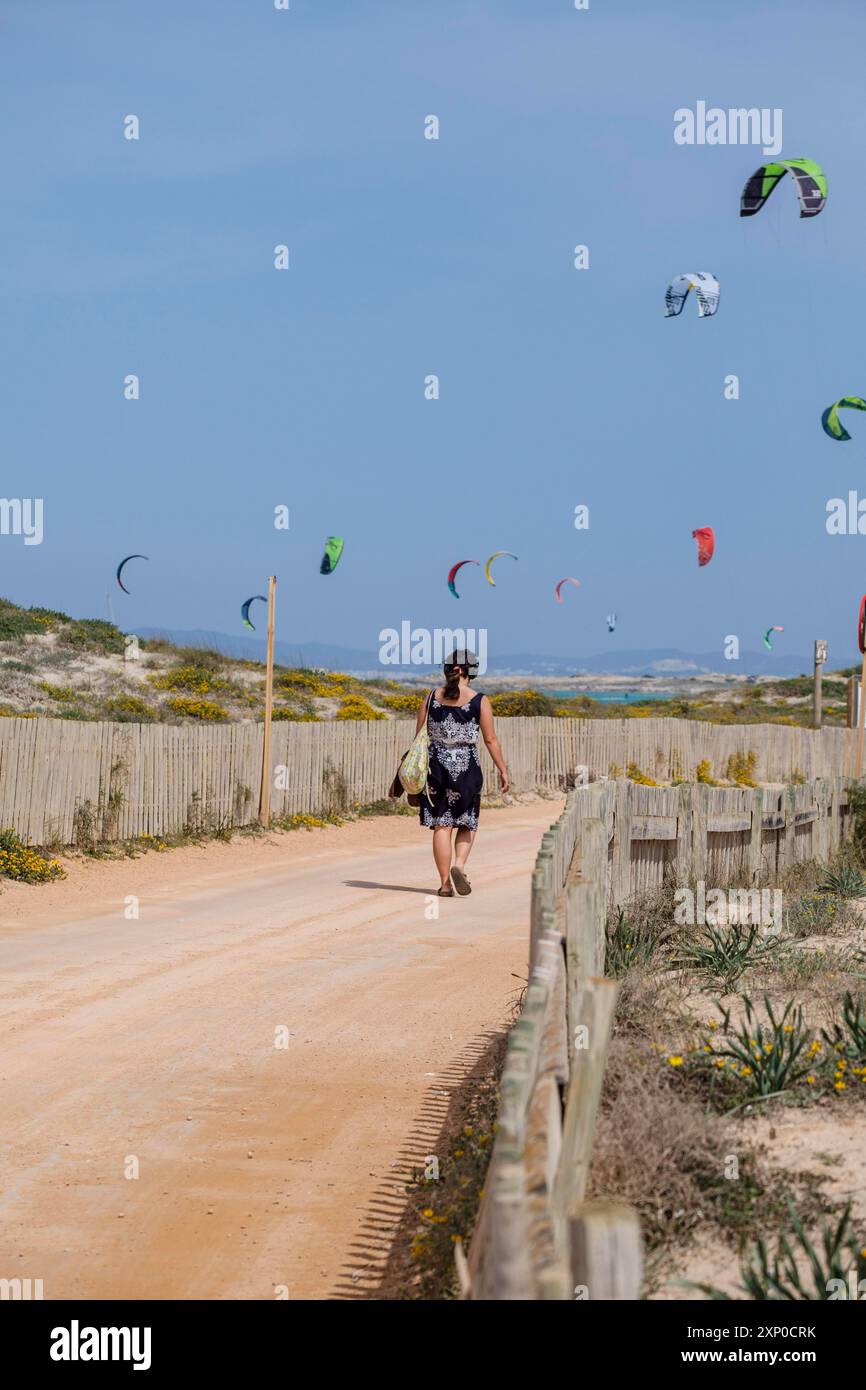 Kitesurf sur Illete beachFormentera, îles Pitiusas, Communauté Baléares, Espagne Banque D'Images