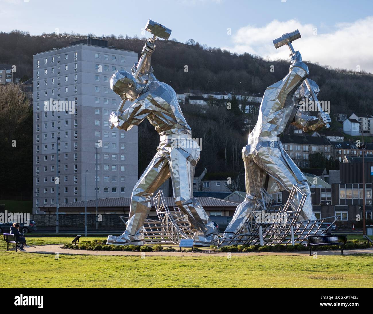 Sculpture géante de constructeurs navals 'The Skelpies' par l'artiste John McKenna située à Port Glasgow, Inverclyde, Écosse, 2024. Banque D'Images