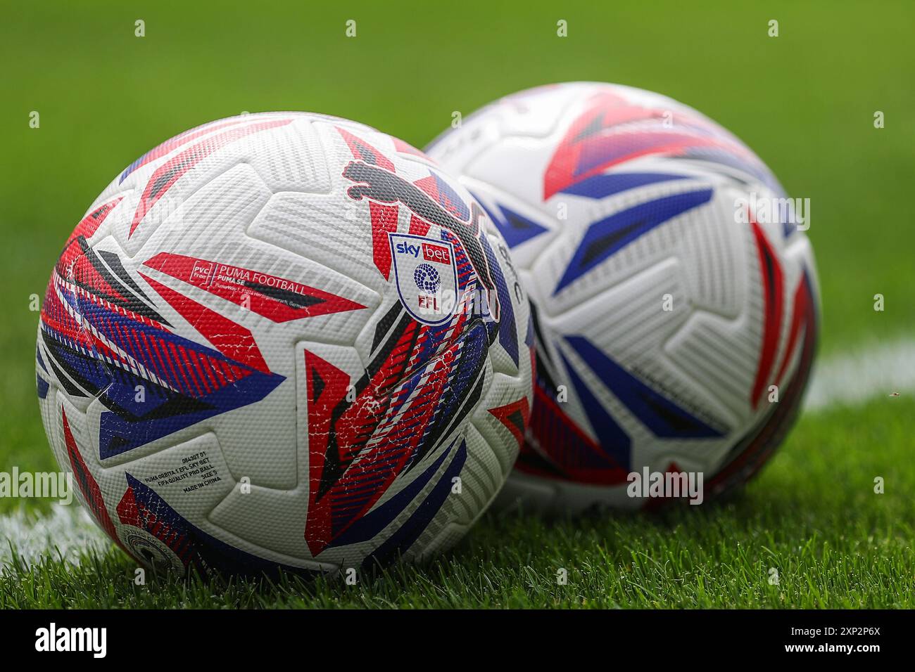 Le ballon de match Puma EFL Sky Bet pendant le match amical de pré-saison Crewe Alexandra vs Blackpool à Alexandra Stadium, Crewe, Royaume-Uni, 3 août 2024 (photo par Gareth Evans/News images) Banque D'Images