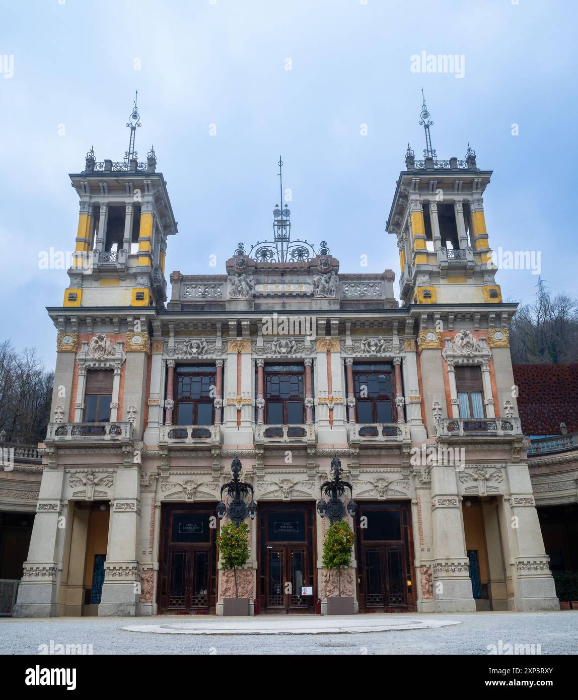 San Pellegrino terme Olda casino Art Nouveau façade, Lombardie Banque D'Images