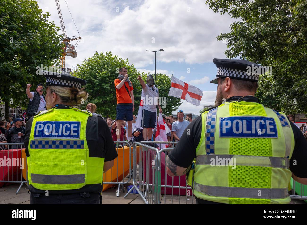CRÉDIT OBLIGATOIRE © Garry Clarkson / BMT anti Immigration & Pro Palestine Demo Leeds 3 août 2024. Après les attaques de Southport / Tommy Robinson Banque D'Images