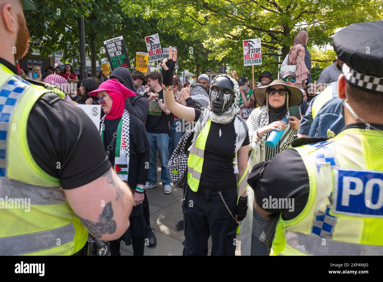CRÉDIT OBLIGATOIRE © Garry Clarkson / BMT anti Immigration & Pro Palestine Demo Leeds 3 août 2024. Après les attaques de Southport / Tommy Robinson Banque D'Images