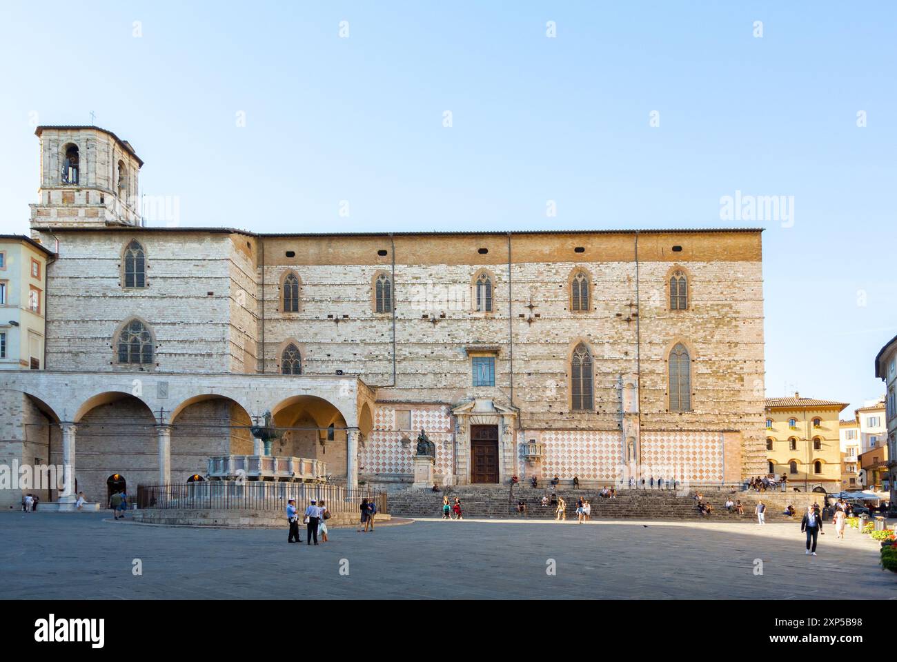 Pérouse, Ombrie, Italie, paysage urbain de Pérouse avec Cattedrale San Lorenzo et fontana maggiore sur Piazza iv novembre, éditorial seulement Banque D'Images