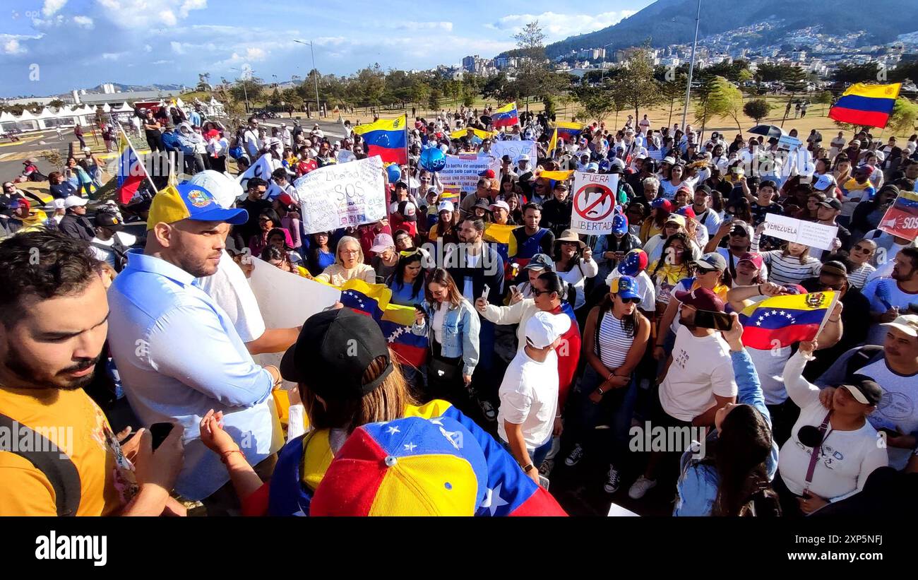 POL MARCHA RECHAZO MADURO VENEZUELA Quito, 03 de agosto 2024, en el Parque Bicentenario una marcha se manifiesta en faveur de la libertad de Venezuela y en rechazo a lo que fue catalogado como fraude electric por los marchantes, Garel Benalcazar API Quito Pichincha Ecuador POL MARCHARECHAZO MADURO VENEZUELA 4aae44b54e27c32318024d3602eb1a8e Copyright : xGARELBENALCAZARx Banque D'Images
