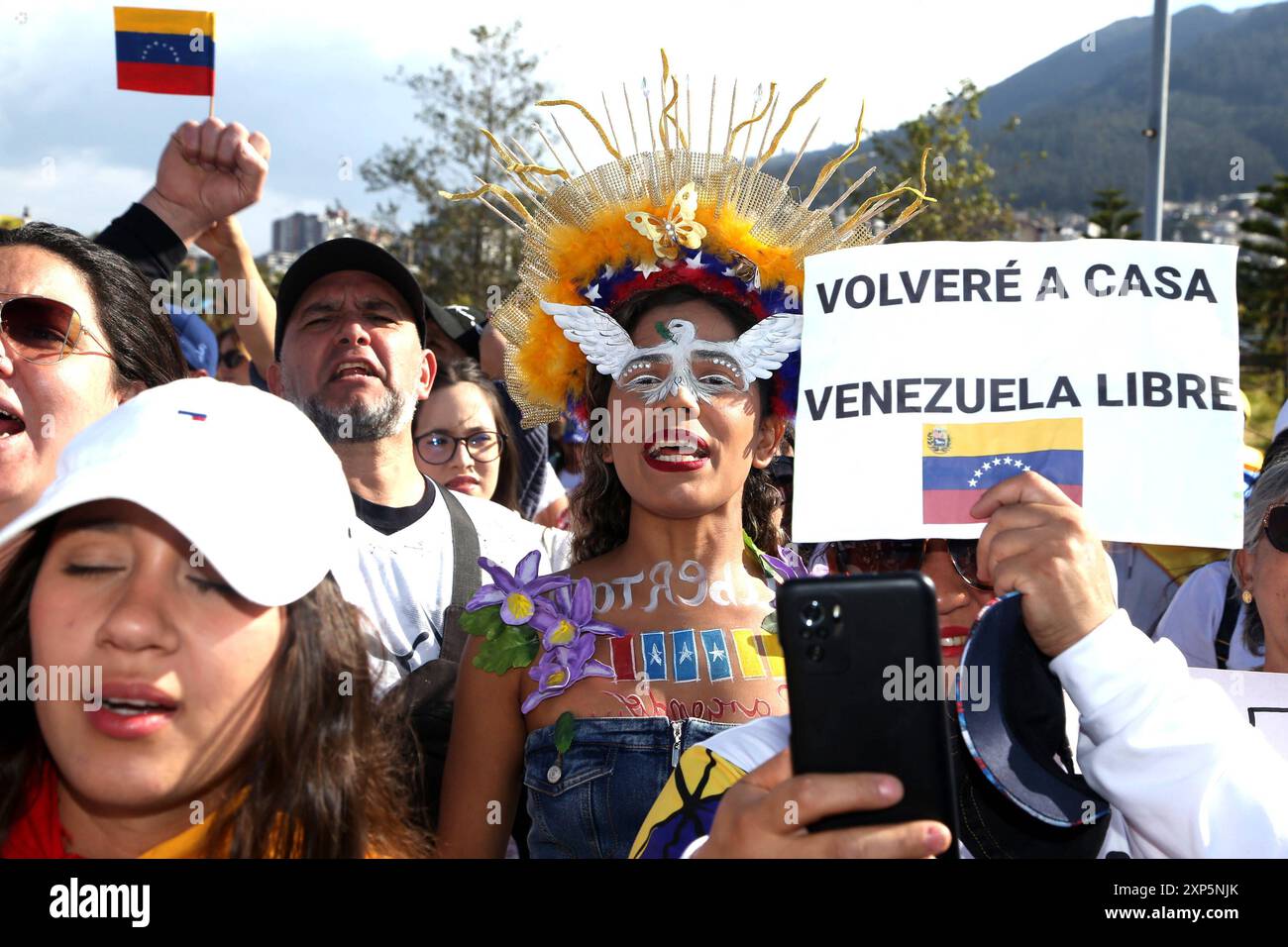 POL MARCHA RECHAZO MADURO VENEZUELA Quito, 03 août 2024, dans le Parc du bicentenaire une marche manifeste en faveur de la liberté du Venezuela et en rejet de ce qui a été qualifié de fraude électorale par les manifestants, Garel Benalcazar API Quito Pichincha Ecuador POL MARCHARECHAHAZOMADURO VENEZUELA f08c4cbcaef0d72970a1d1b65f368b Copyright : xGARELBENALCAZARX Banque D'Images