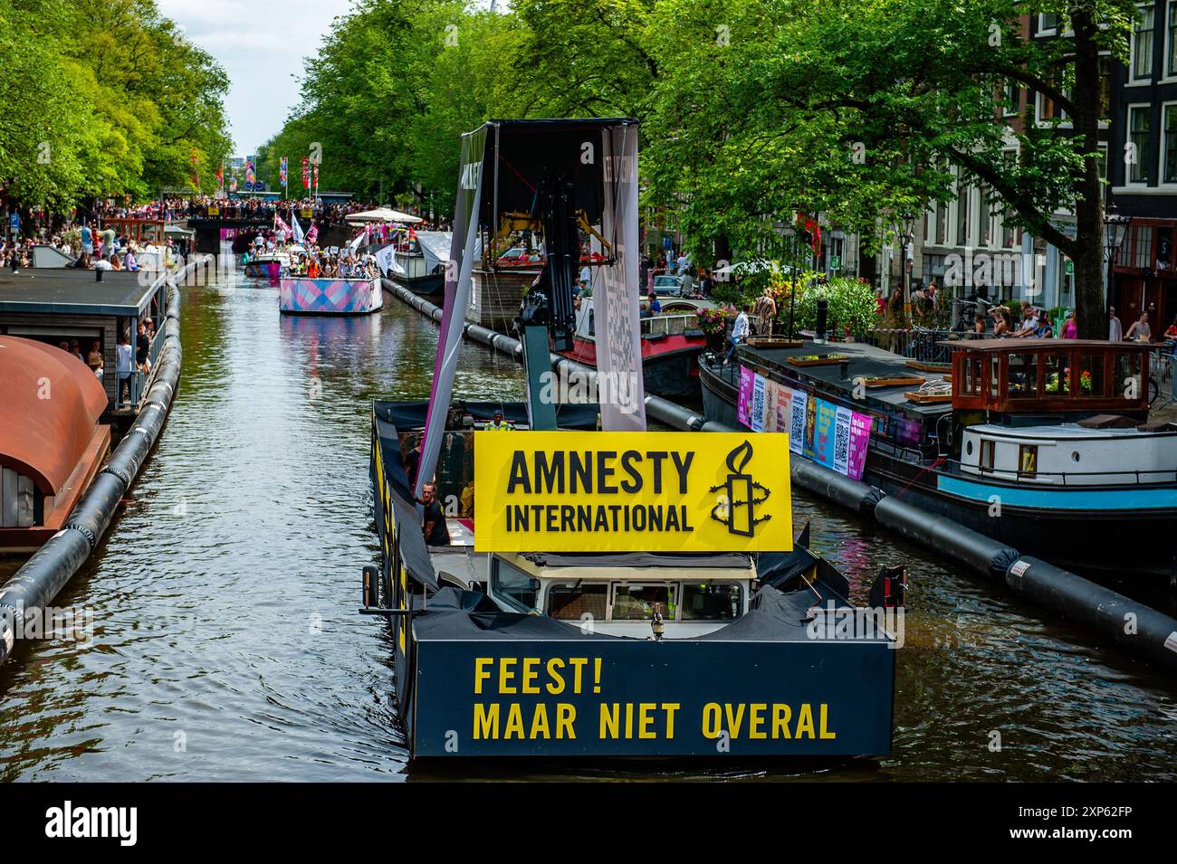 Amsterdam, pays-Bas. 03 août 2024. Le bateau d’Amnesty International est considéré comme vide comme une manifestation pour tous les crimes haineux dans le monde pendant l’événement. Le canal Parade est ce pour quoi Amsterdam Gay Pride est célèbre. C'est la couronne de leur festival de deux semaines qui comprend plus de 200 événements. (Photo par Ana Fernandez/SOPA images/SIPA USA) crédit : SIPA USA/Alamy Live News Banque D'Images