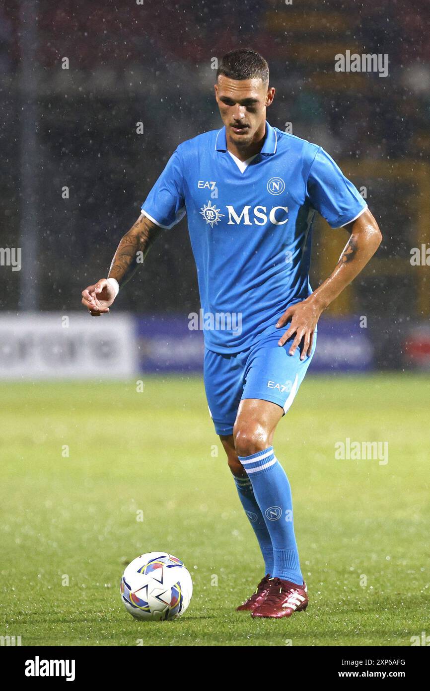 Rafael Marin de Napoli contrôle le ballon lors du match de pré-saison Fridly entre SSC Napoli contre Girona FC au Stadio Teofilo Patini le 3 août 2024 à Castel di Sangro, Italie. Banque D'Images