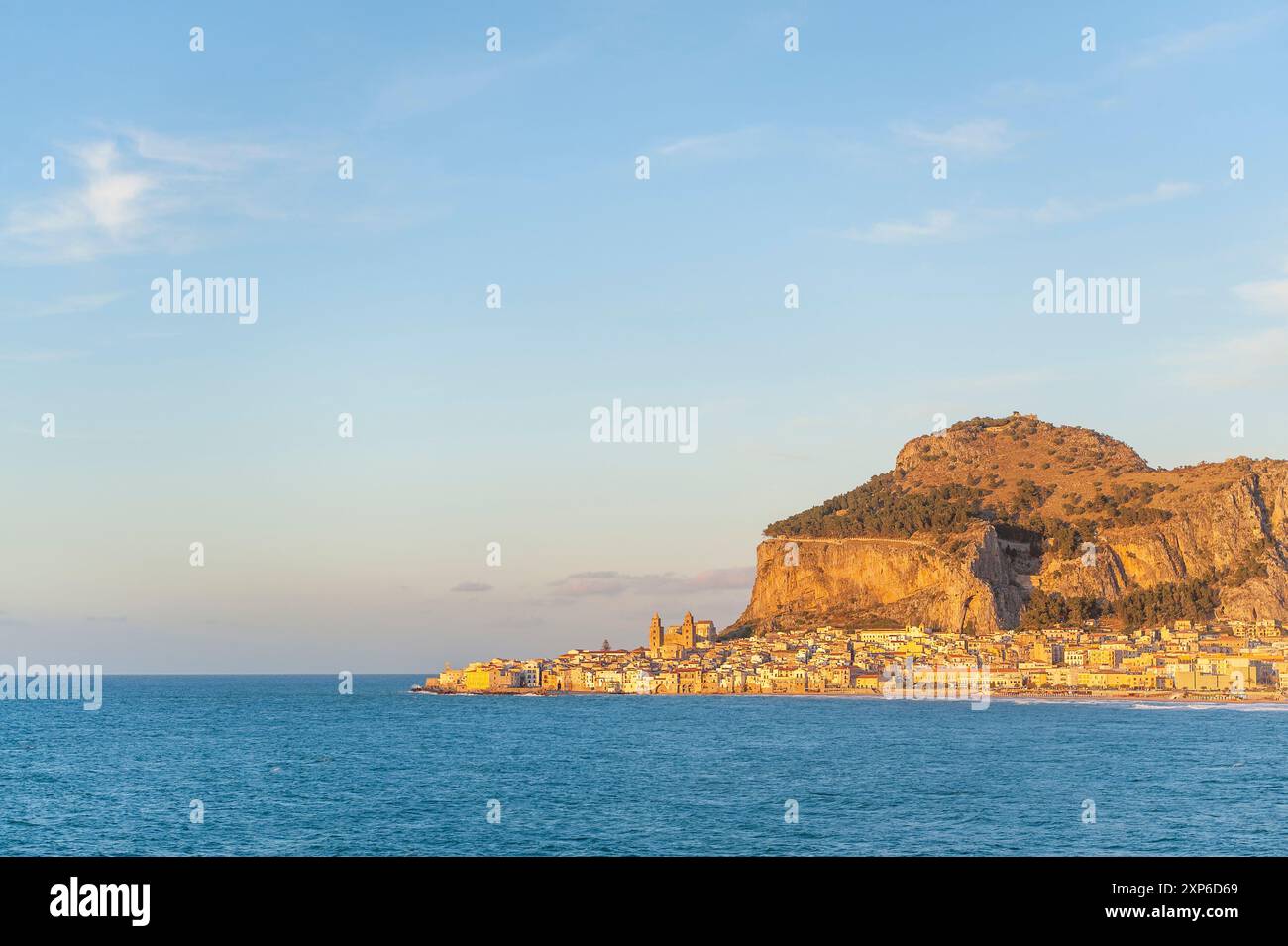 Vue panoramique de Cefalù, Sicile Banque D'Images