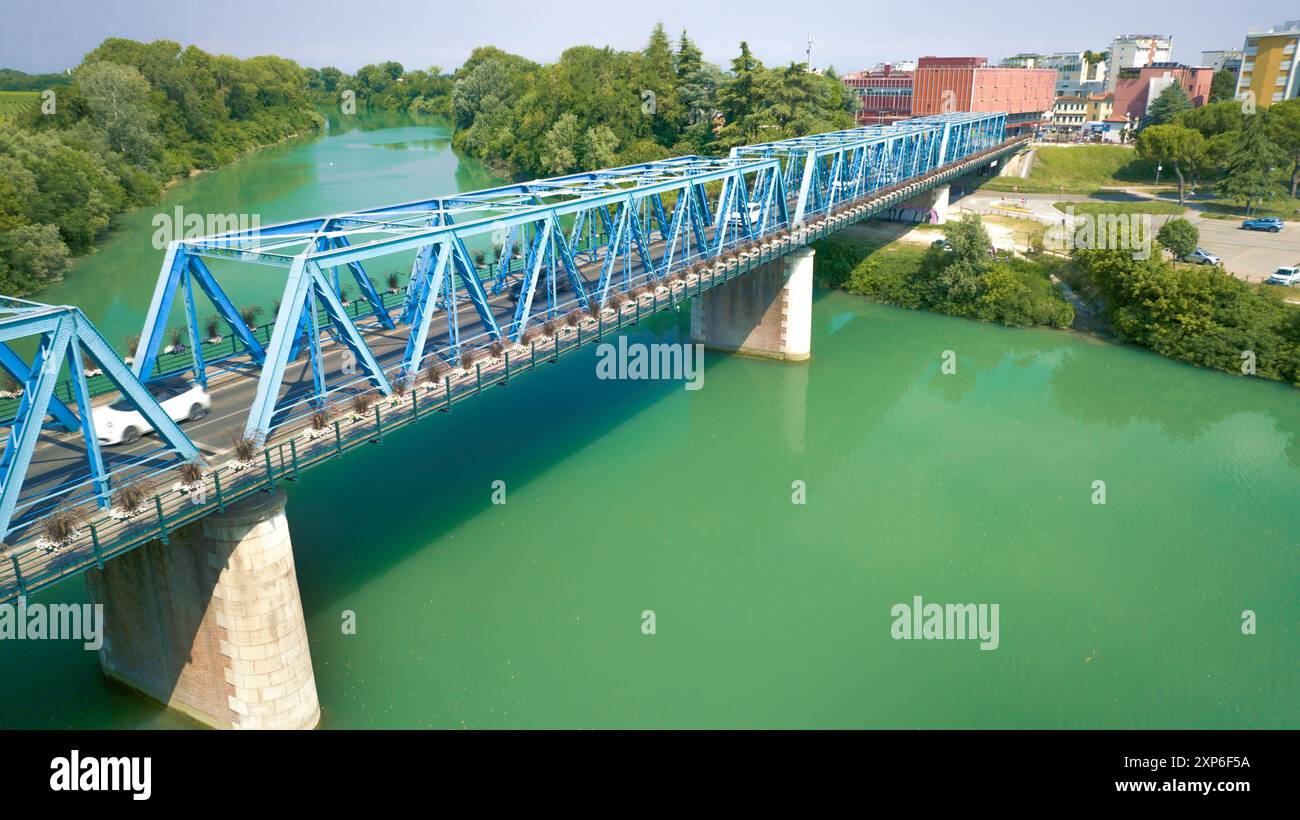 Panormaica su Ponte della Vittoria San Dona di Piave e fiume Piave Banque D'Images