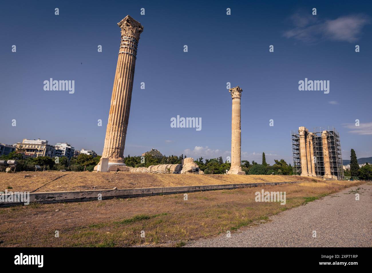 Athènes, Grèce, 2 mai 2024 : le célèbre temple de Zeus olympien dans le centre d'Athènes, Grèce Banque D'Images